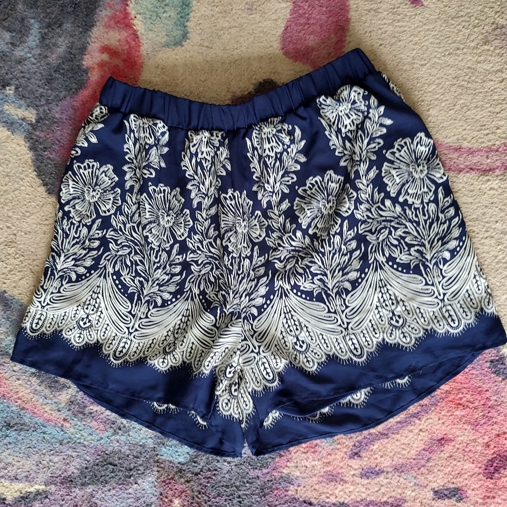 Women's white birch shorts